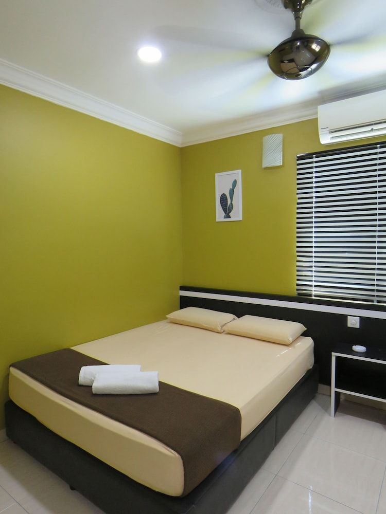 undefined GM Motel 2