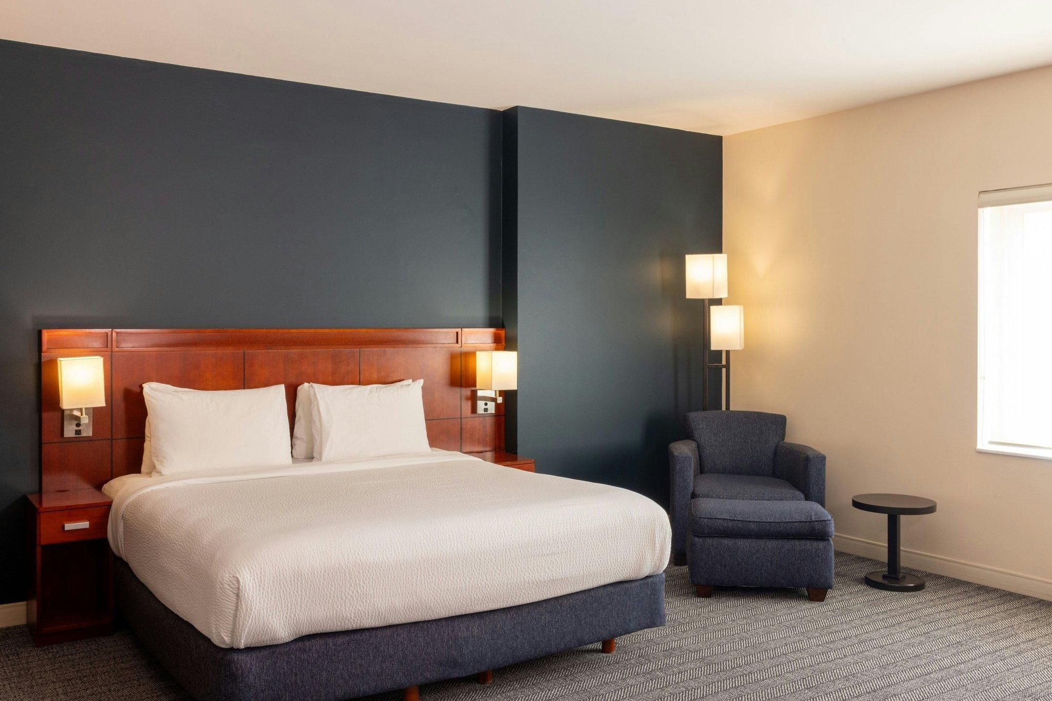 Guest Room, 1 King