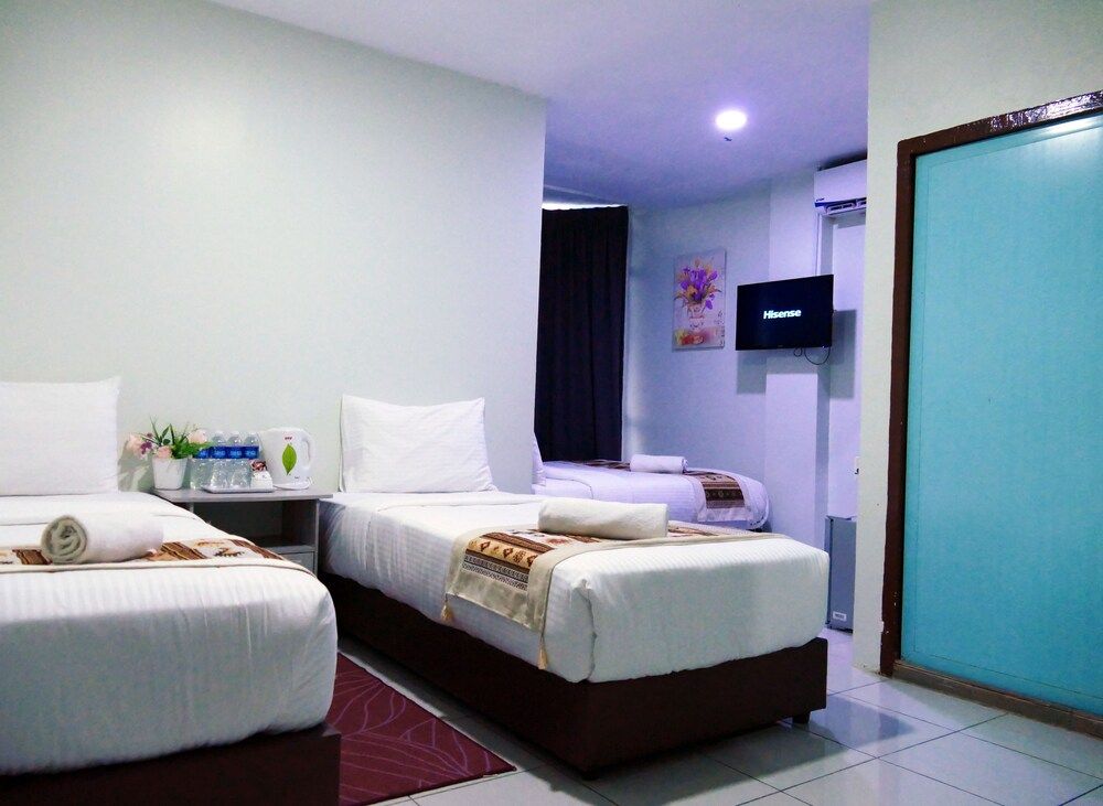 Milvus Hotel Quad Room 6