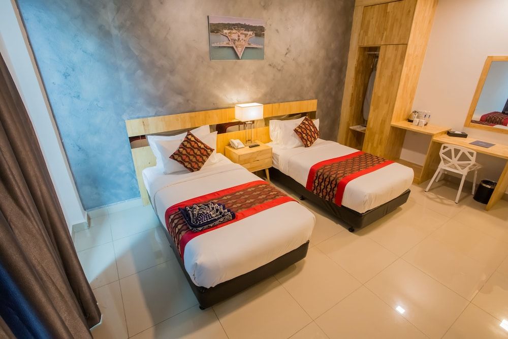 Adya Hotel Chenang Deluxe Twin Room 8