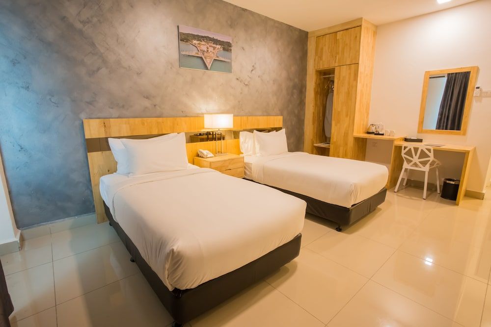 Adya Hotel Chenang Deluxe Twin Room 3