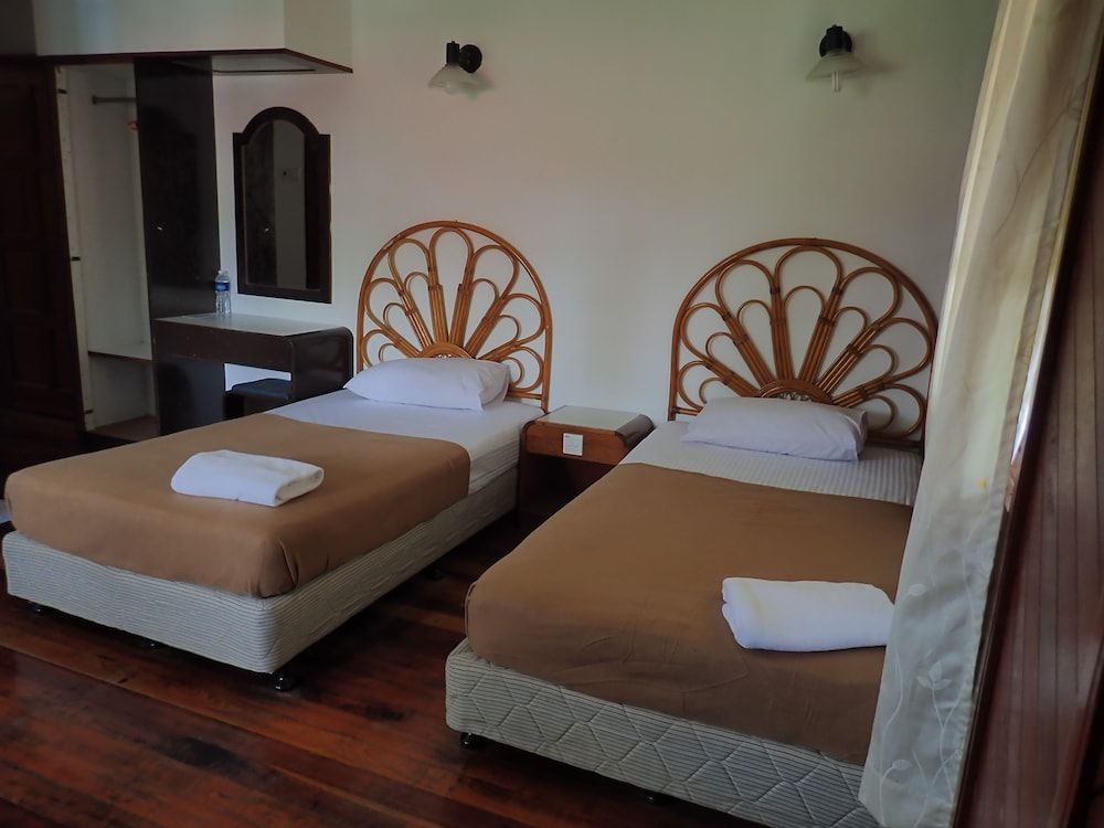 Lemonia Holiday Resort Twin Room 3