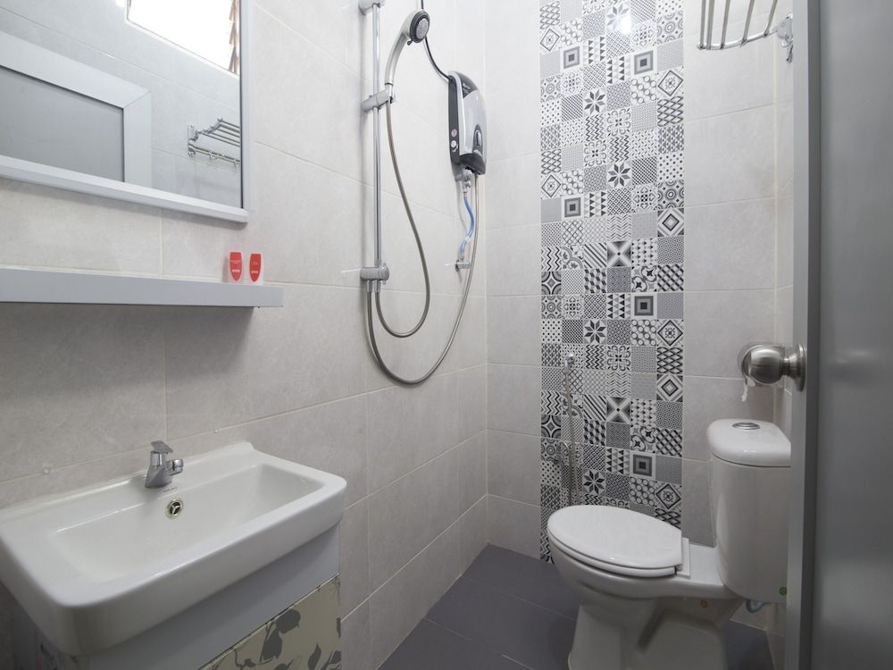 Norshah Village Resort Deluxe Triple Room 4