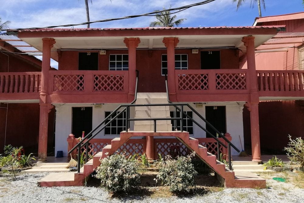 undefined OYO 89815 Cucu Cucu Village Chalet 5