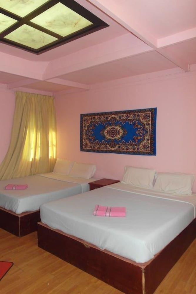 OYO 89815 Cucu Cucu Village Chalet Family Suite 5