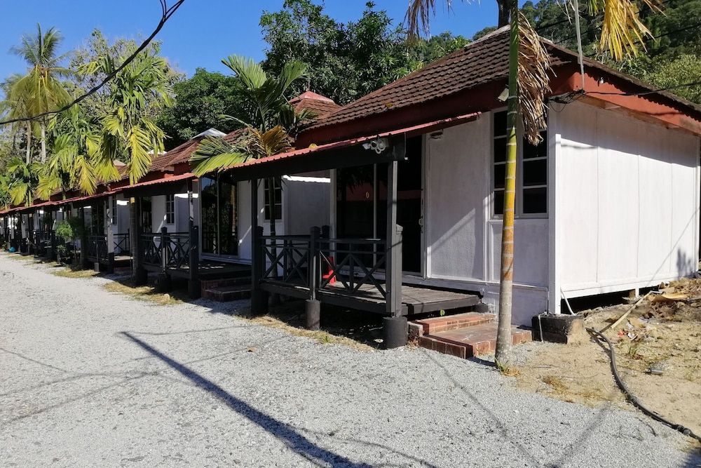 undefined OYO 89815 Cucu Cucu Village Chalet 4