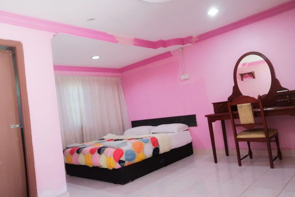 undefined OYO 89815 Cucu Cucu Village Chalet 8