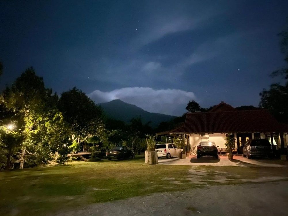 undefined Singgahsana Villa