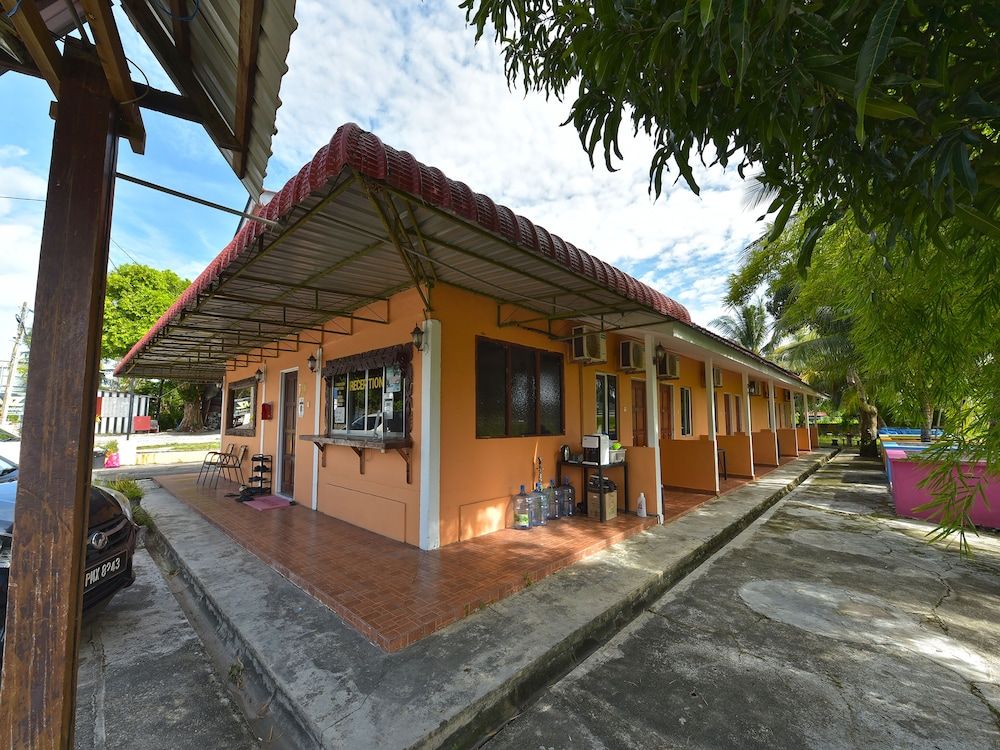 undefined Hotel O Awan Biru Motel 4