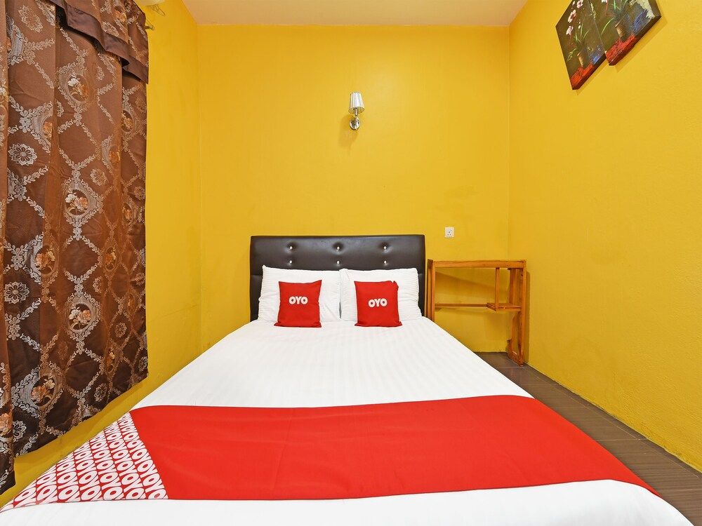 Hotel O Awan Biru Motel Standard Double Room, 1 Queen Bed