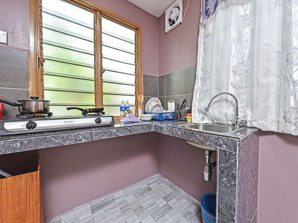 undefined OYO Home 90348 Inspire Rooms 9