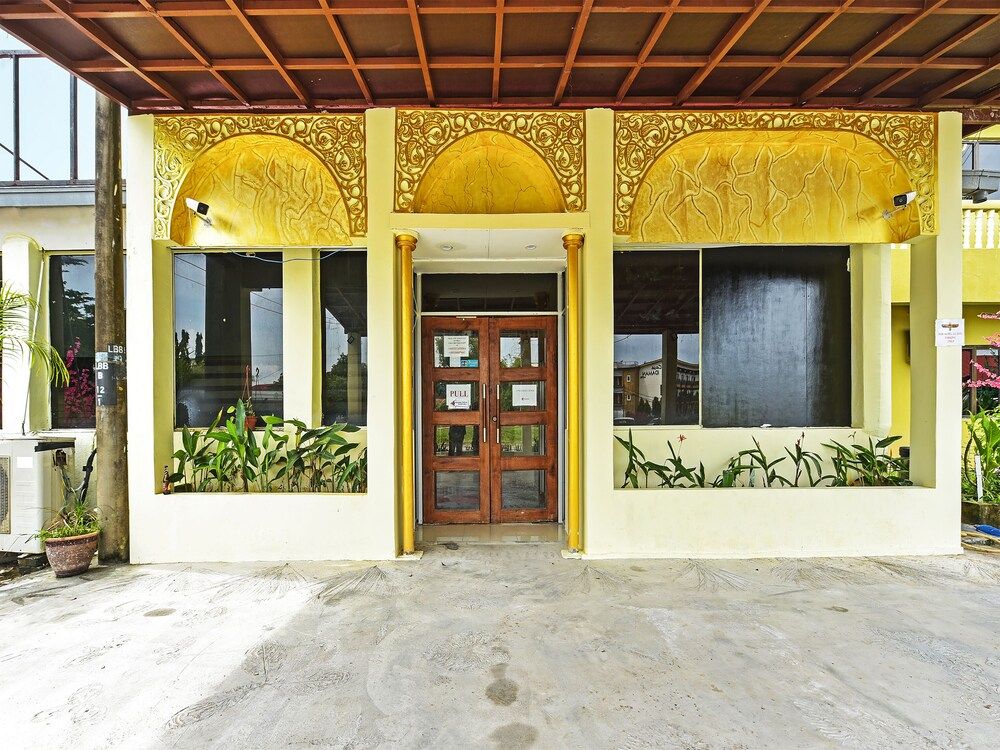 undefined Capital O 90661 Luxor Empire Hotel