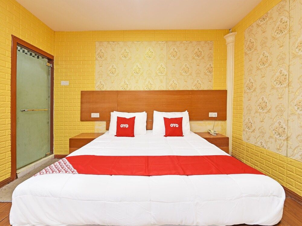 undefined Capital O 90661 Luxor Empire Hotel 9