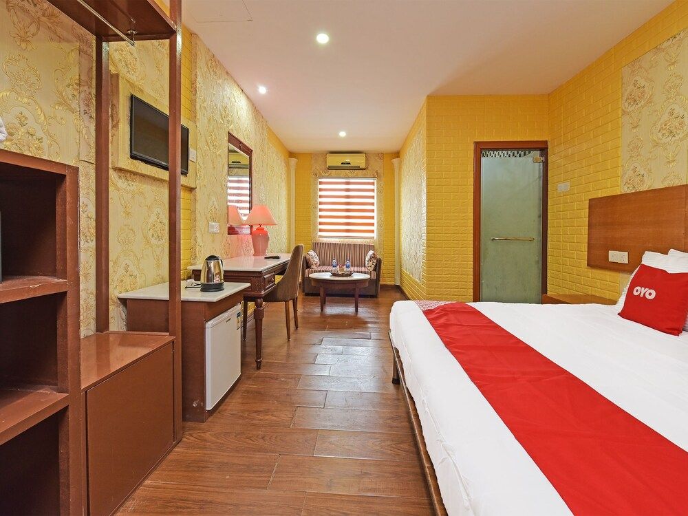 undefined Capital O 90661 Luxor Empire Hotel 4