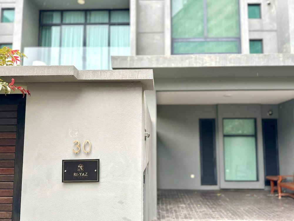 undefined The RIYAZ Lavanya 3