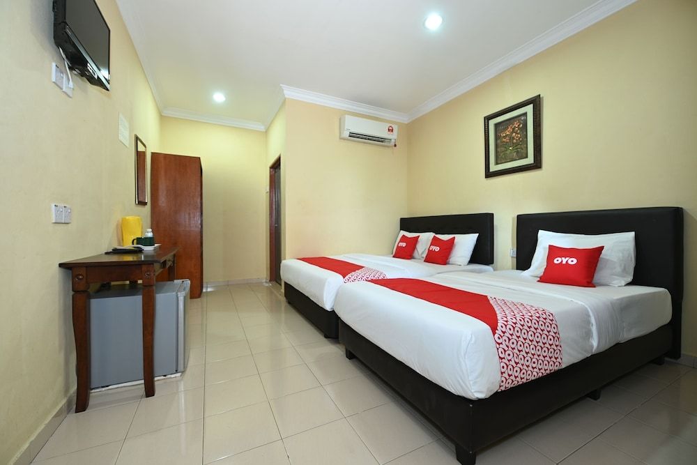 OYO 43986 Tok Jah Guest House Superior Suite 4