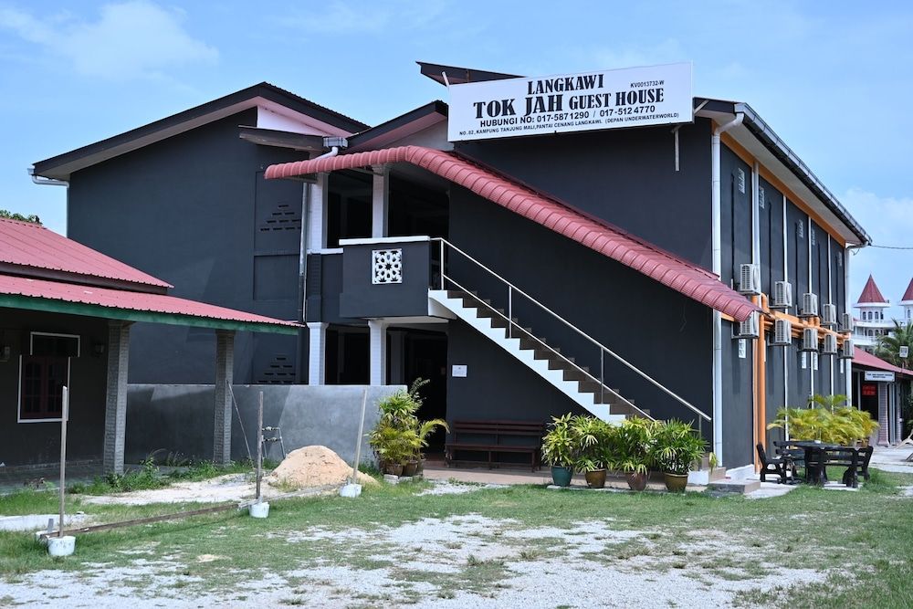 undefined OYO 43986 Tok Jah Guest House