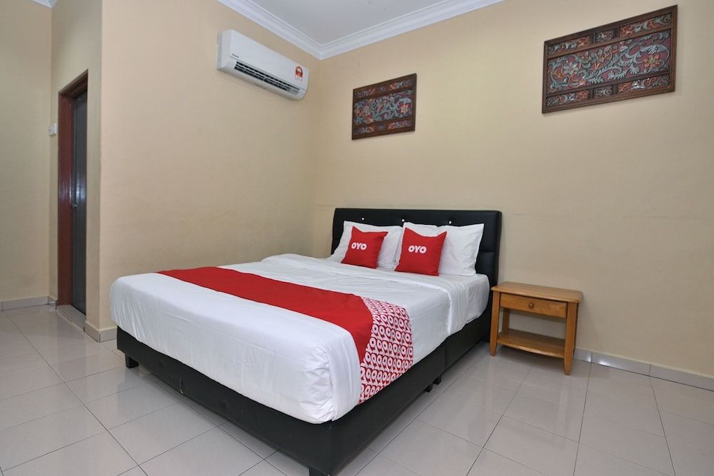 undefined OYO 43986 Tok Jah Guest House 9