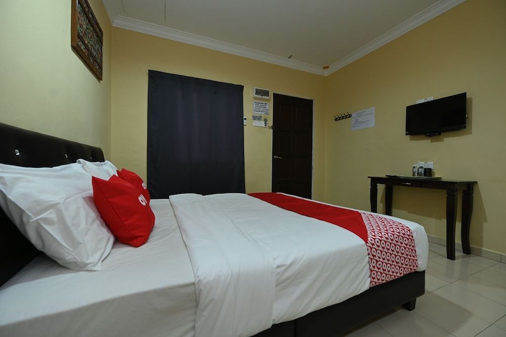 undefined OYO 43986 Tok Jah Guest House 8