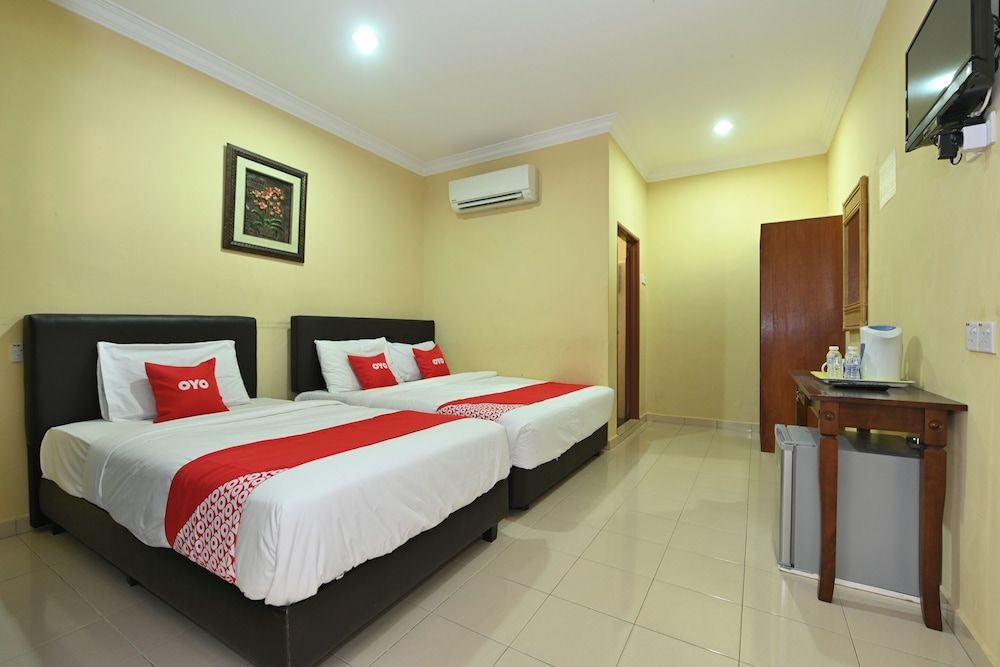 undefined OYO 43986 Tok Jah Guest House 8