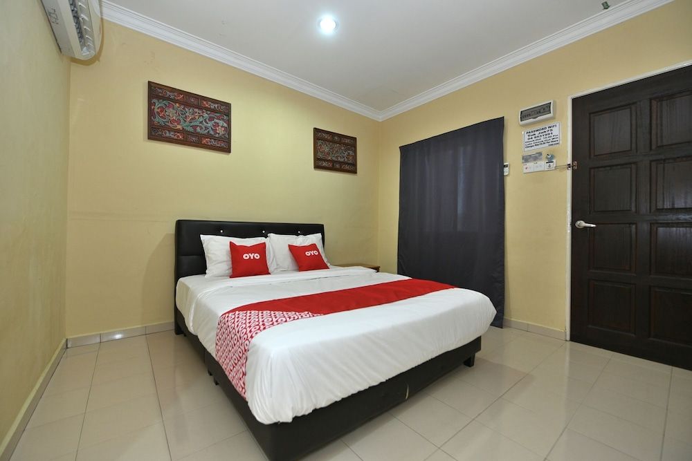 undefined OYO 43986 Tok Jah Guest House 9