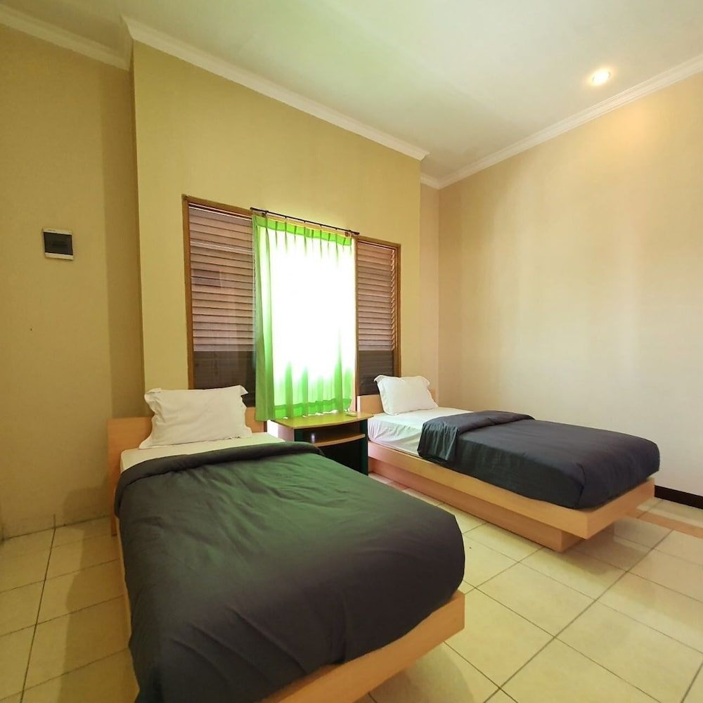 Candi Panggung Family Guest House Syariah Twin Room 4