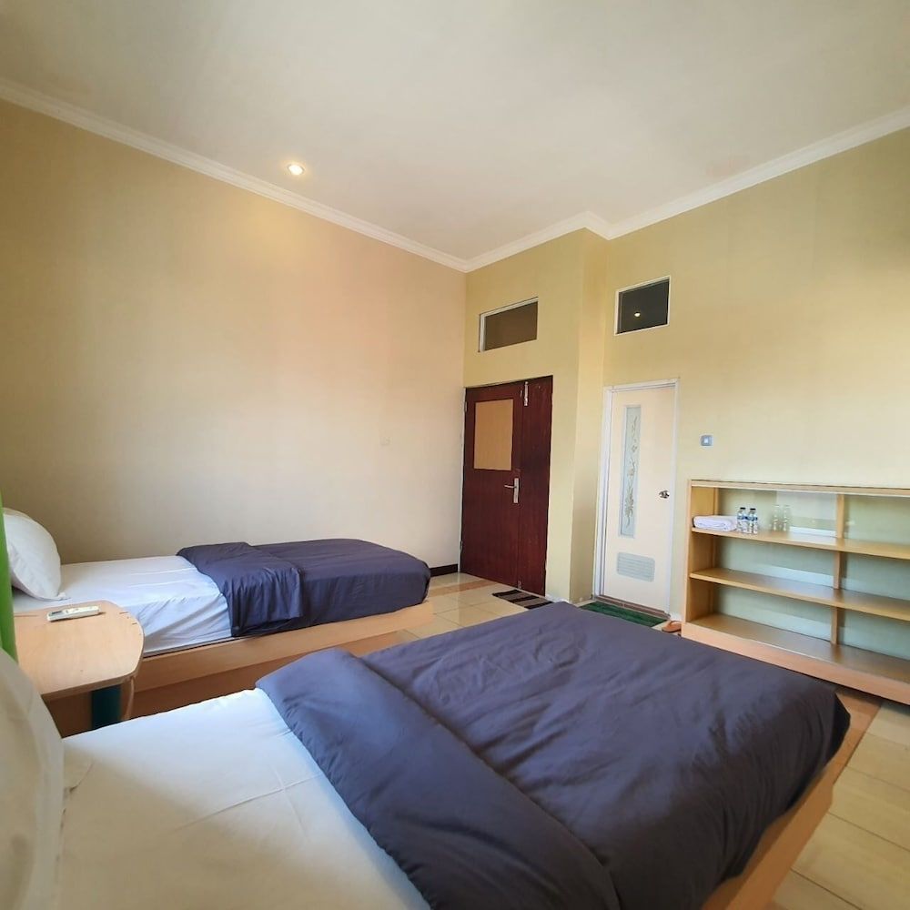 Candi Panggung Family Guest House Syariah Twin Room 6