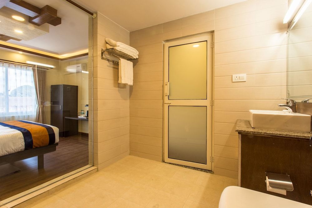 Devo Boutique Hotel Superior Double Room, 1 Queen Bed, Non Smoking, City View 7