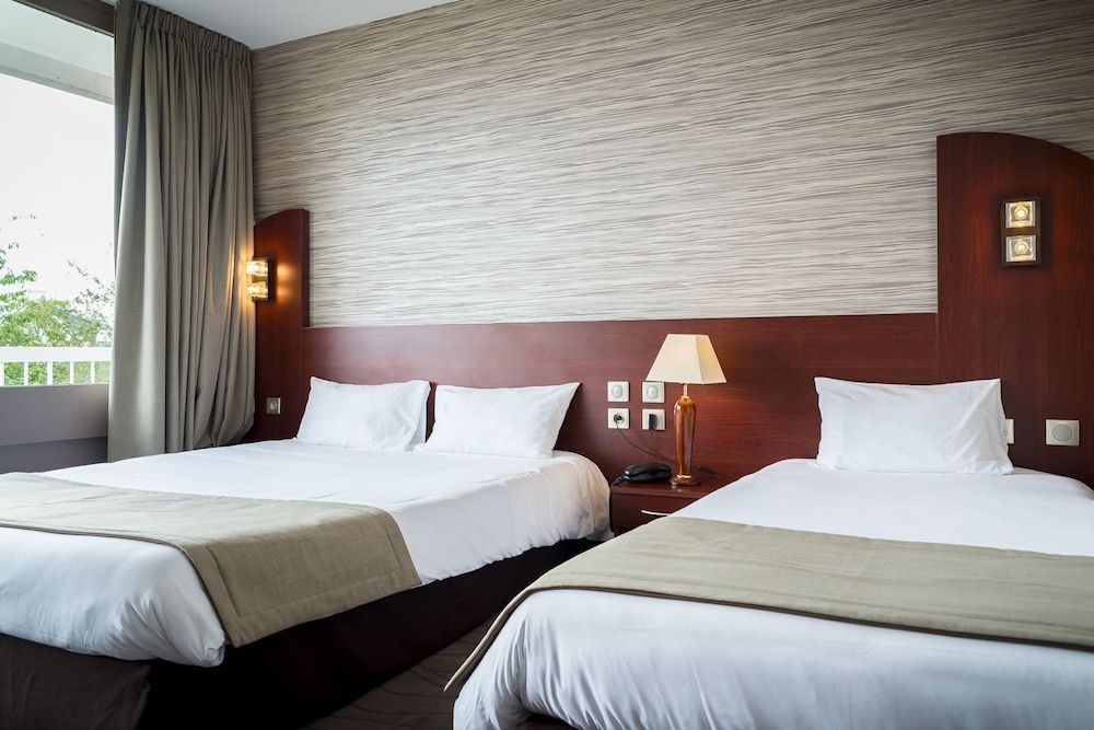 Brit Hotel Saint Brieuc Standard Triple Room 4