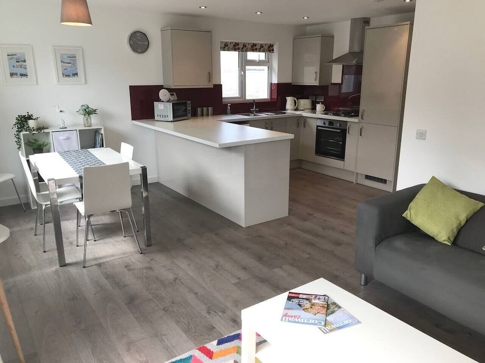 undefined Beautiful Refurbished Home - Short Walk to the Beach