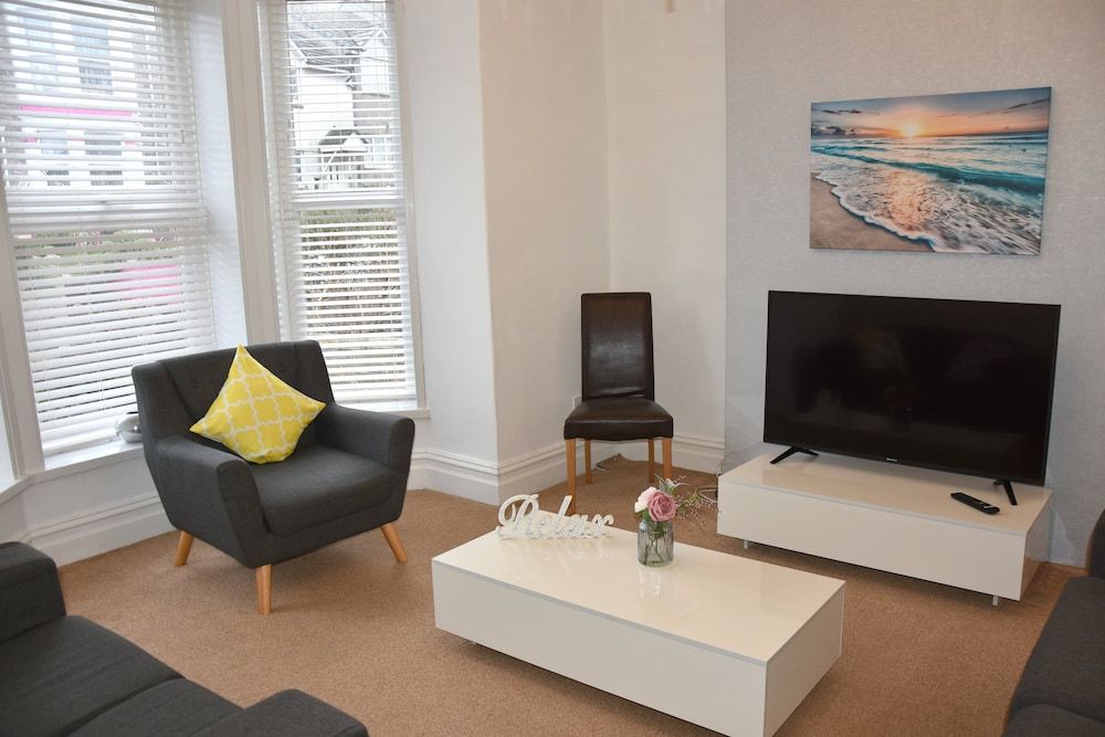 Spacious Central Cornish Townhouse Townhome 27