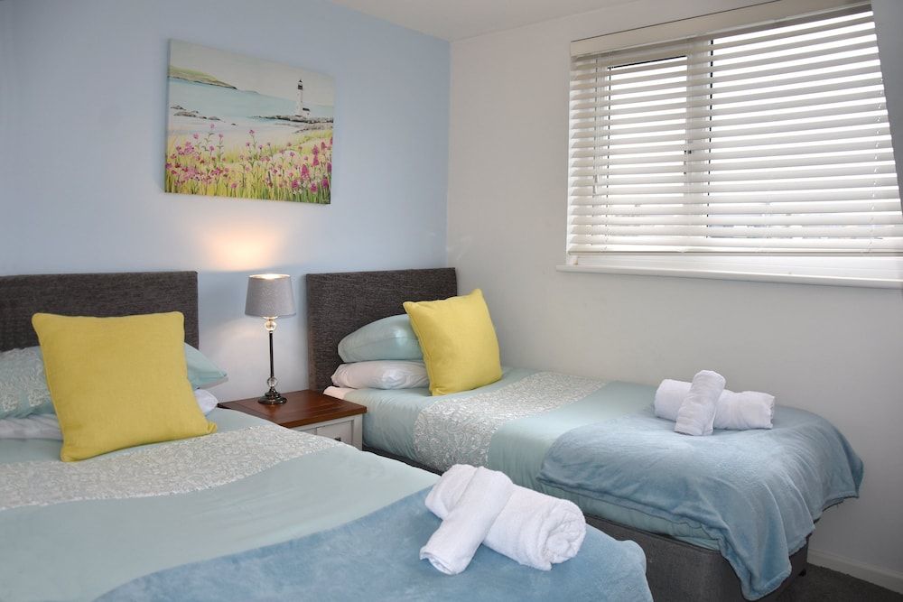 Spacious Central Cornish Townhouse Townhome 6