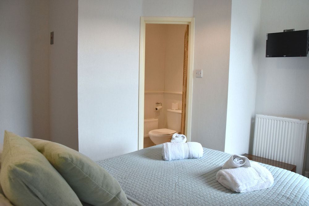 Spacious Central Cornish Townhouse Townhome 3