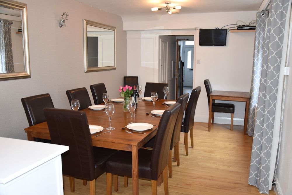Spacious Central Cornish Townhouse Townhome 21