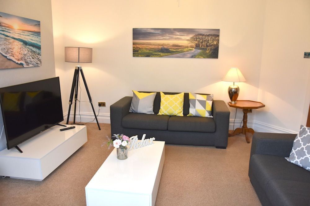 Spacious Central Cornish Townhouse Townhome 28