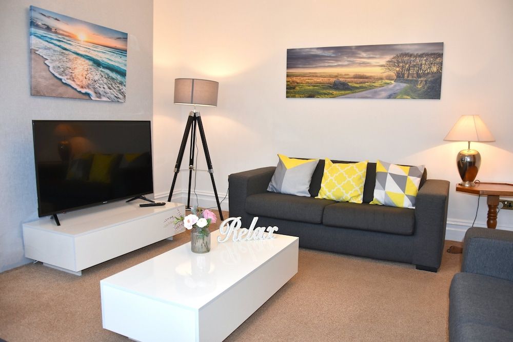 Spacious Central Cornish Townhouse Townhome 34