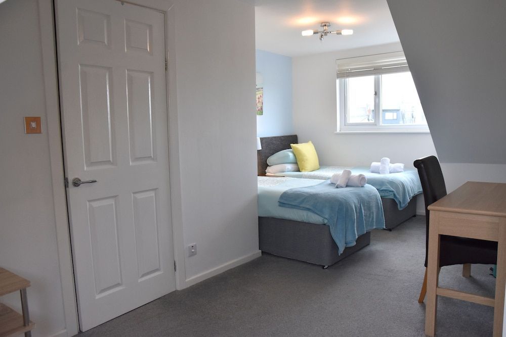 Spacious Central Cornish Townhouse Townhome
