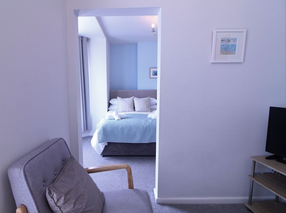 Spacious Central Cornish Townhouse Townhome 19