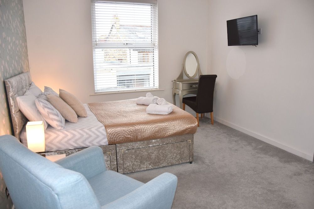 Spacious Central Cornish Townhouse Townhome 9