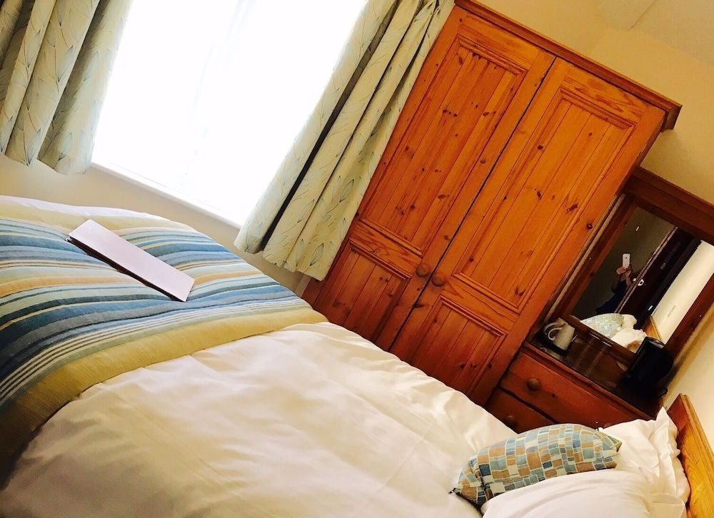 undefined Whipsiderry Hotel 8