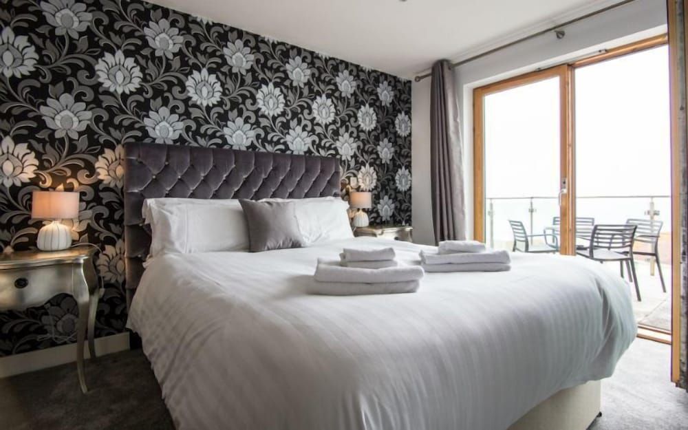 undefined Penthouse B 3