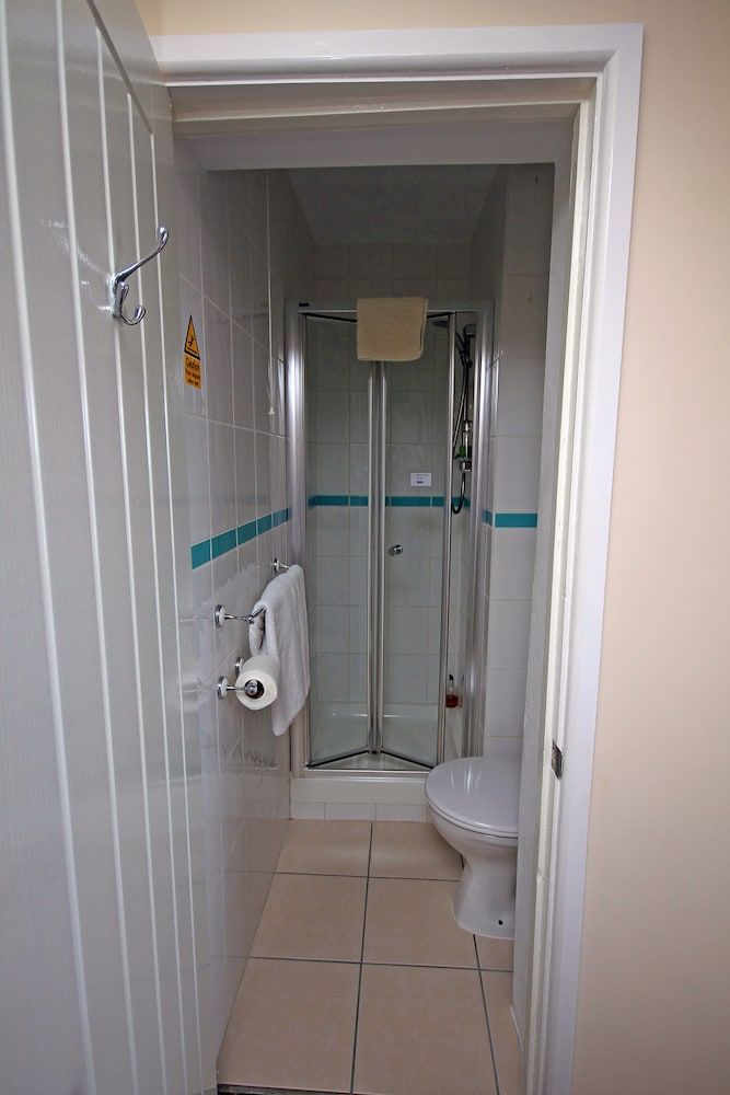 undefined Pine Lodge Guest House 9