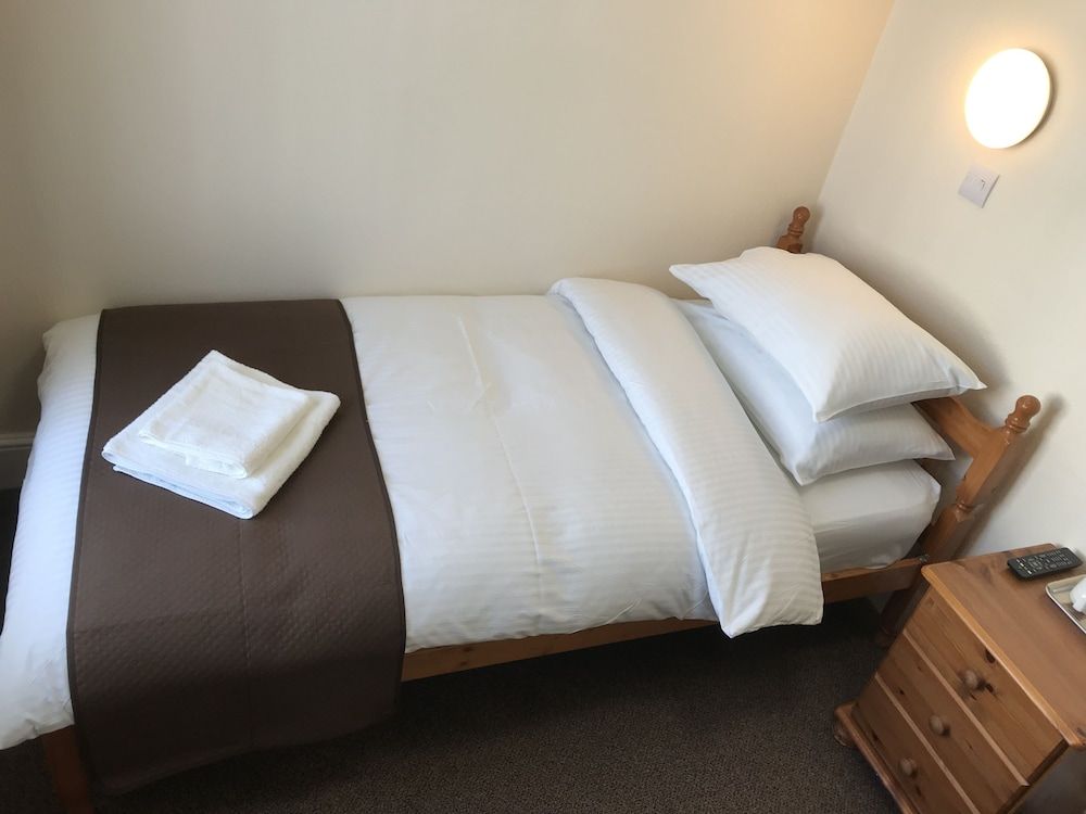 Trevellis Guest House Single Room, Shared Bathroom 3