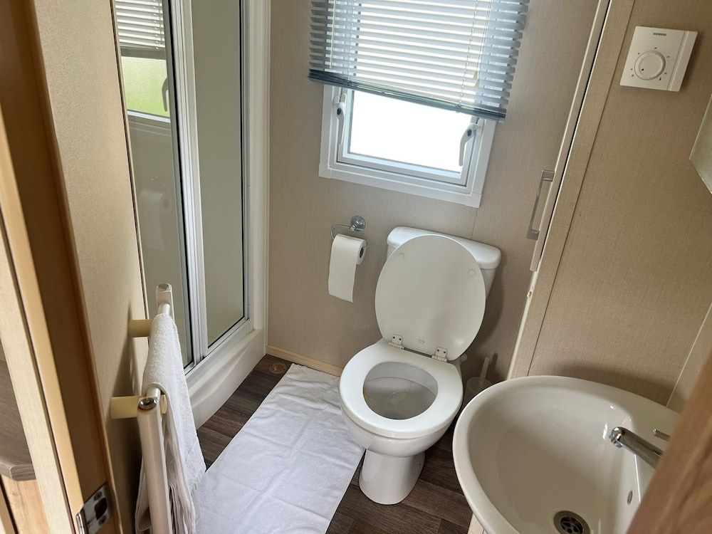 undefined Adorable Caravan in Newquay Bay Resorts Nb98 6