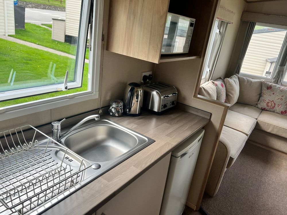 undefined Adorable Caravan in Newquay Bay Resorts Nb98 7