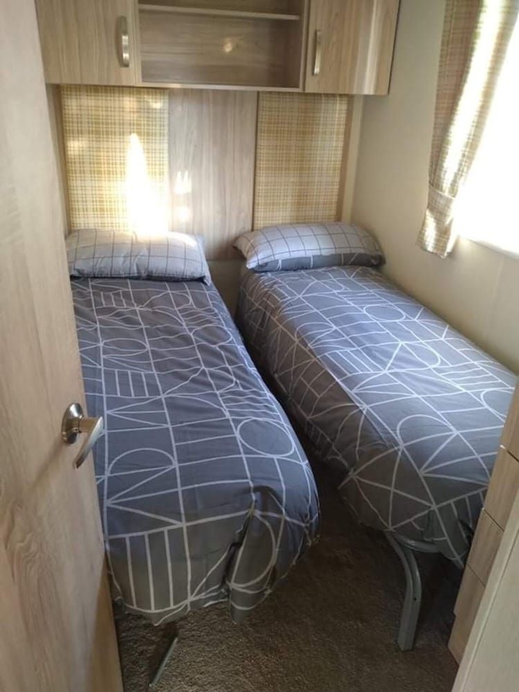 undefined 3 bed Static Caravan in Newquay 5 Mins From Beach 4