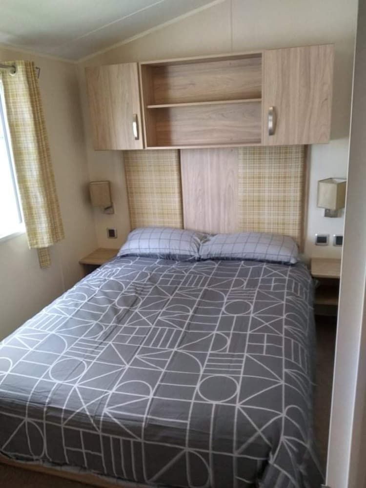 undefined 3 bed Static Caravan in Newquay 5 Mins From Beach 6
