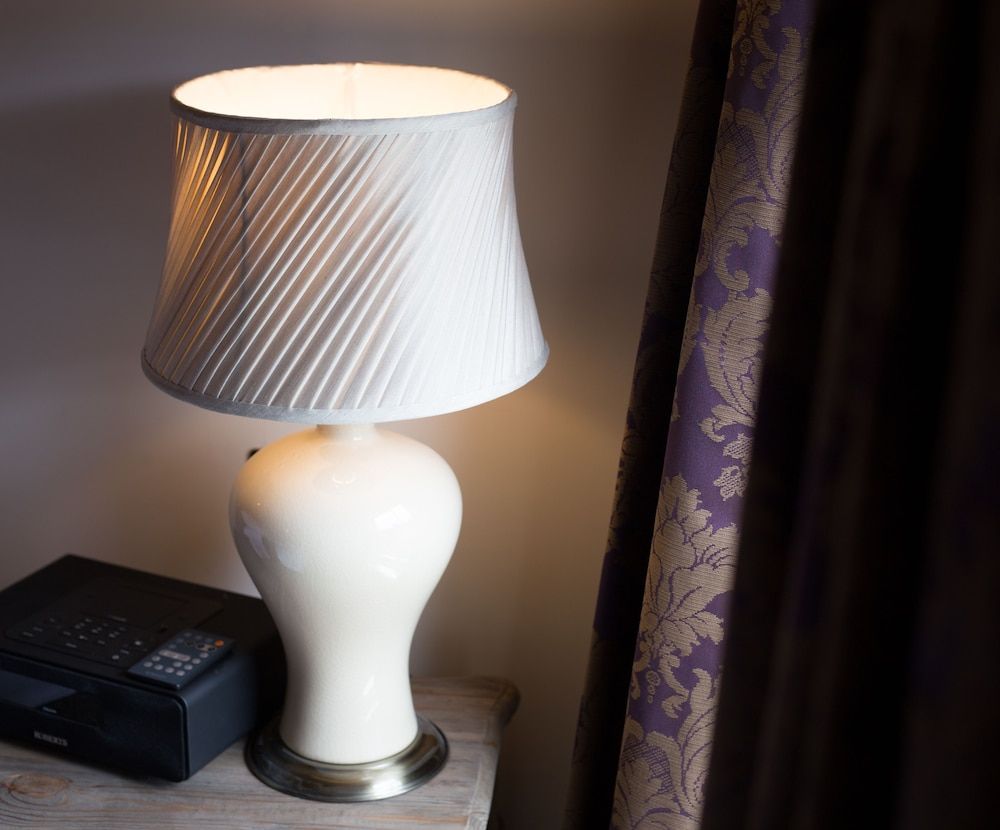 The White Hart Hotel La Parisienne 4