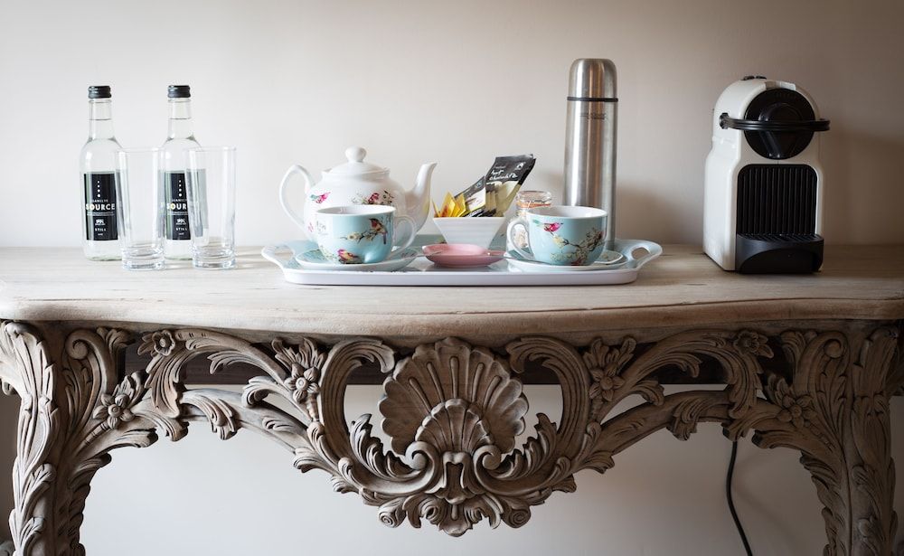 The White Hart Hotel La Parisienne 5