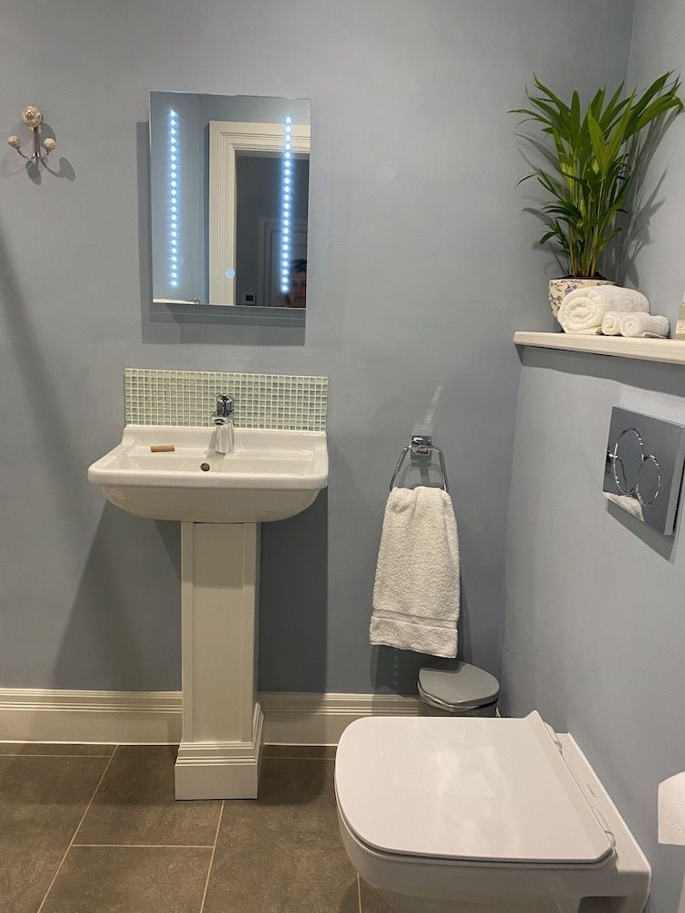 Reymerston Hall Executive Double Room, Garden View 5